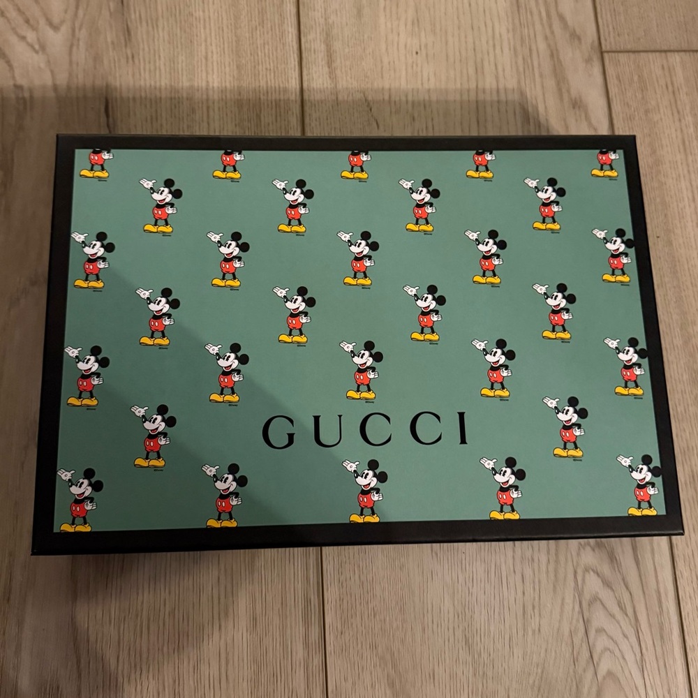 Gucci, new with tags in‎ original box, GG canvas, Mickey Mouse pouch clutch bag - Picture 9 of 12